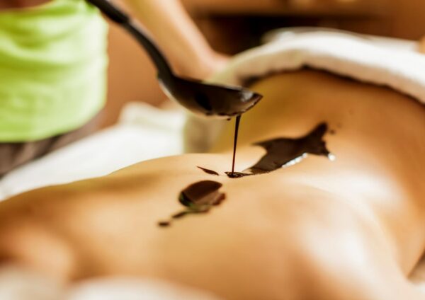 "CHOCOLAT DELUXE" chocolate bodywrap with scrub and with a sparkling wine 70 MIN