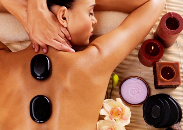 ENERGY-RESTORING HOT STONE MASSAGE – Ritual with warm lava stones 50 MIN