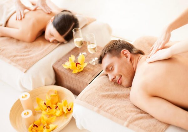 "LUXURIOUS BATH RITUAL FOR TWO" massage with sparkling wine and snack 70 MIN